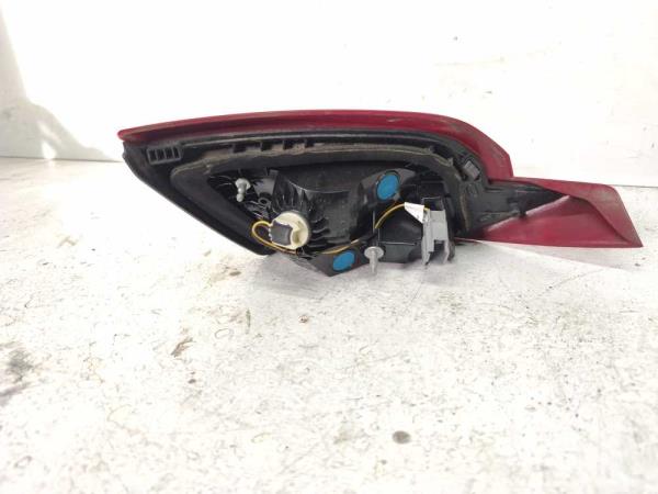 FEU ARRIERE DROIT FORD - Vue 2